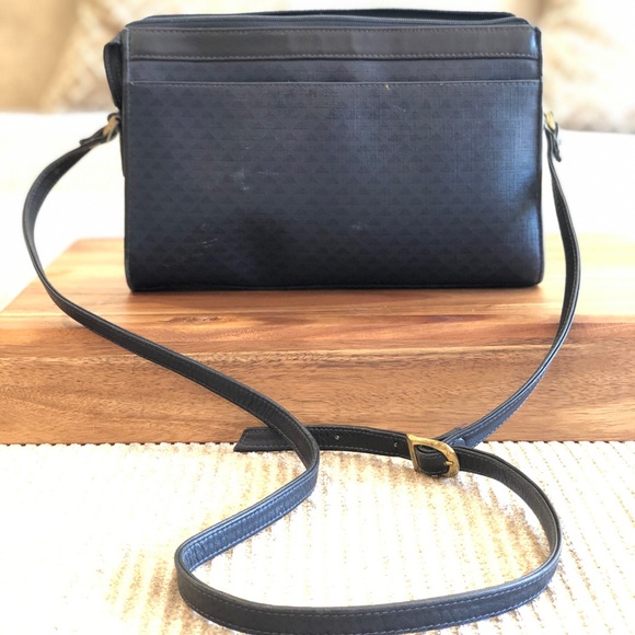 Liz Claiborne Crossbody Bag - Picture 2 of 7